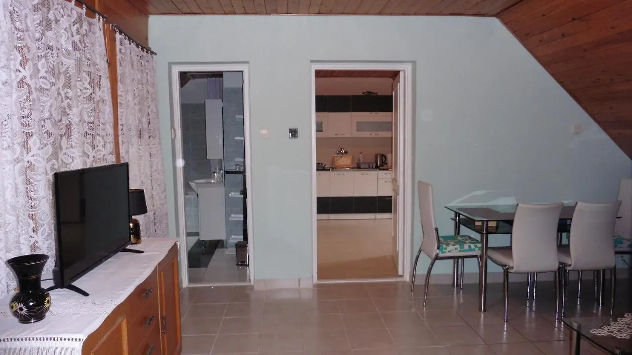 Apartment Silence Apartman Eger