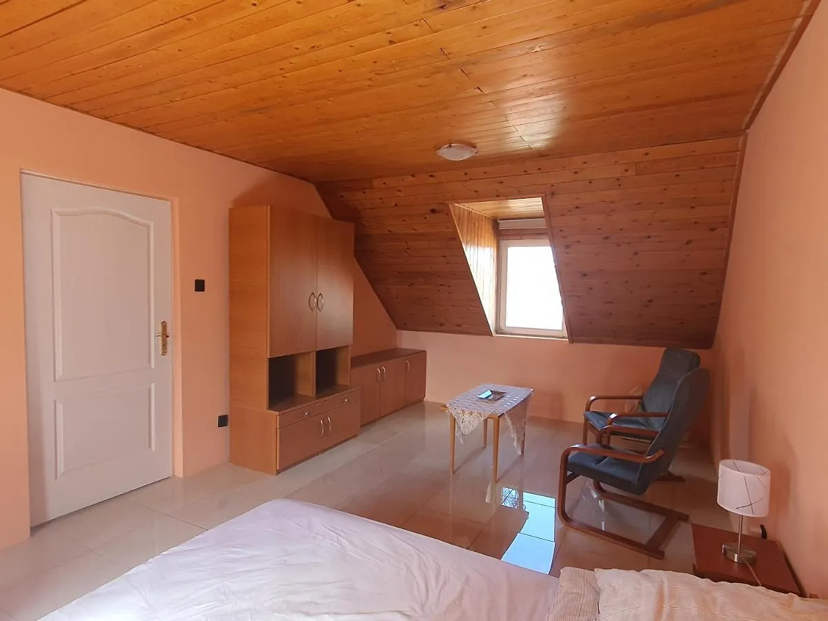 Silence Apartman Eger Apartment